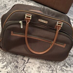 Anne Klein - Roller Bag Olive Gator Print Travel Weekender Bag with Tan Trim